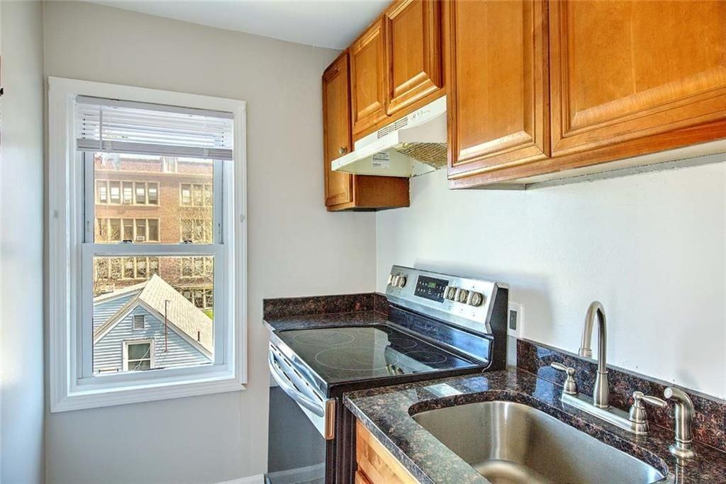 24 Ida St - Photo 5 of 20