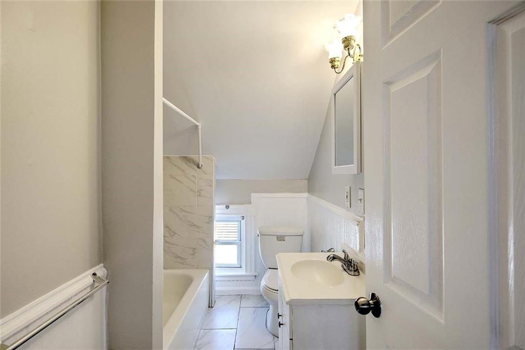 24 Ida St - Photo 6 of 20