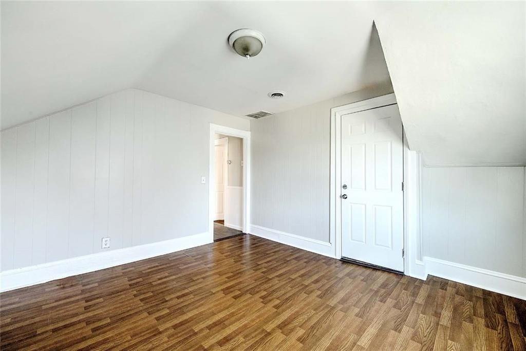 24 Ida St - Photo 7 of 20