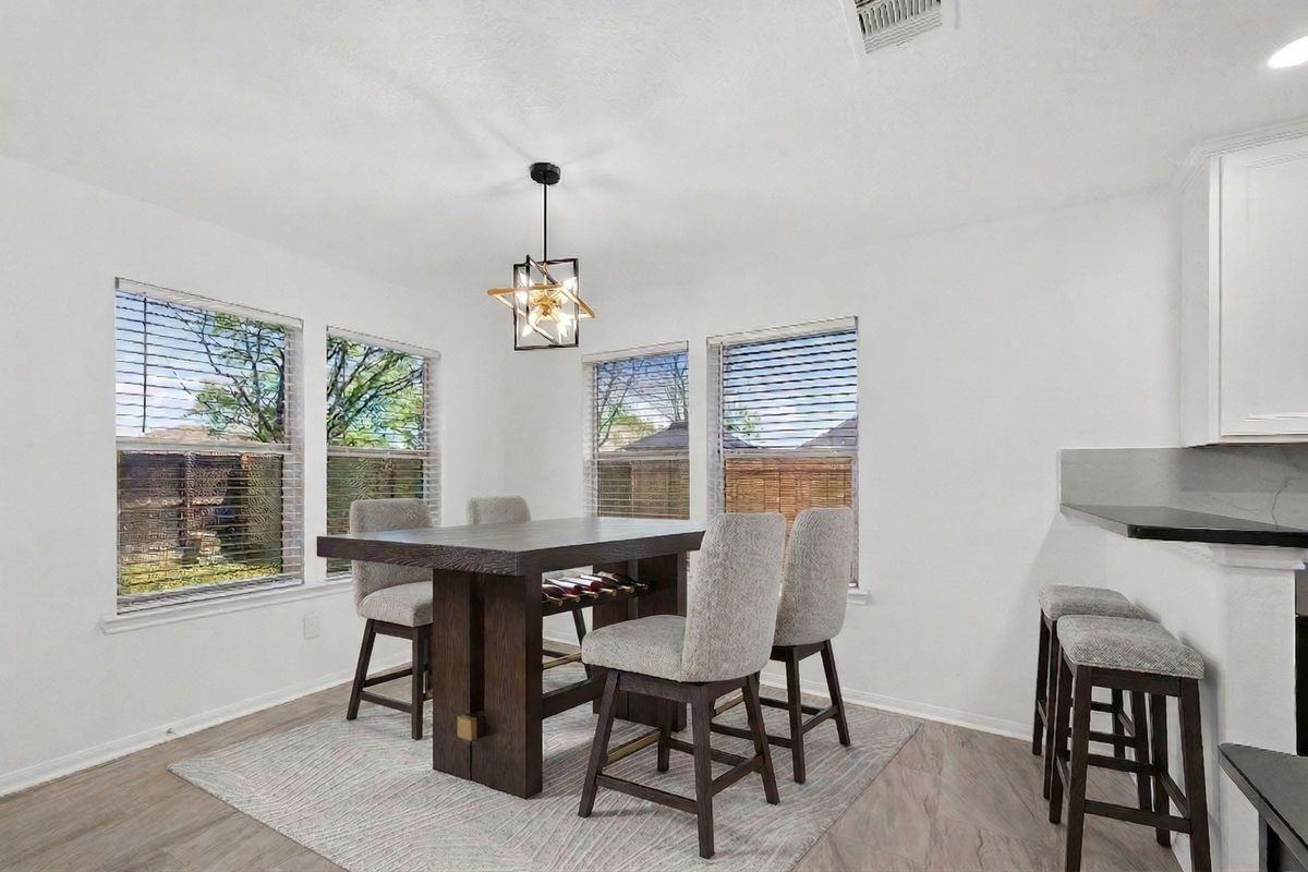 15807 Sonoma Park Dr - Photo 2 of 7