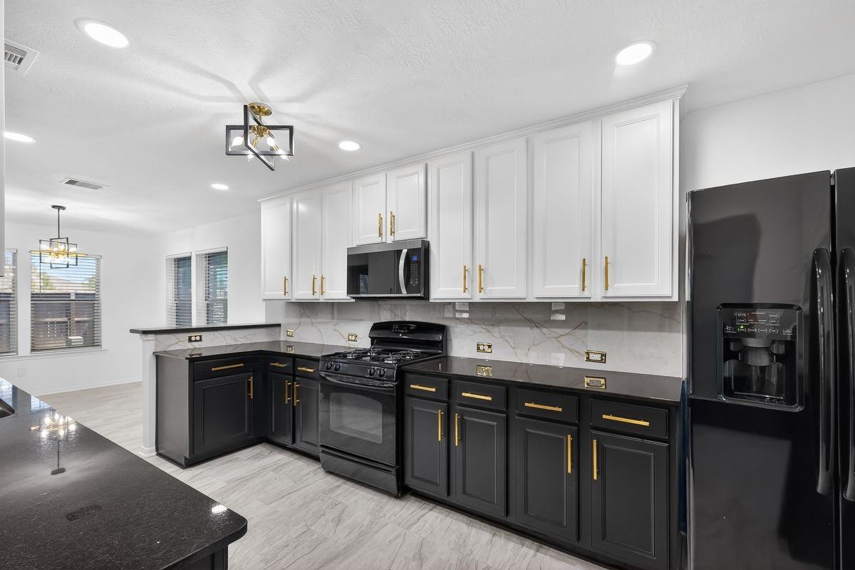 15807 Sonoma Park Dr - Photo 4 of 7