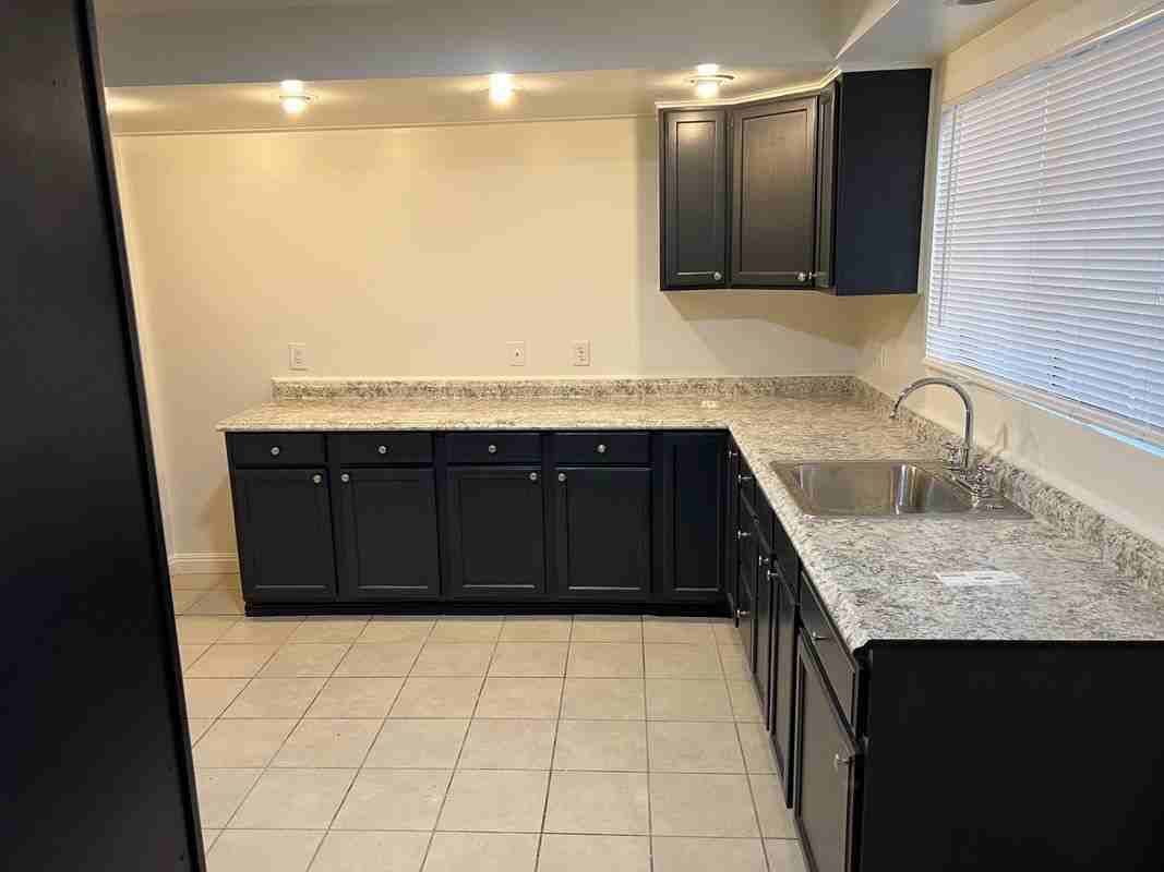 14208 Neargrove Rd - Photo 5 of 28