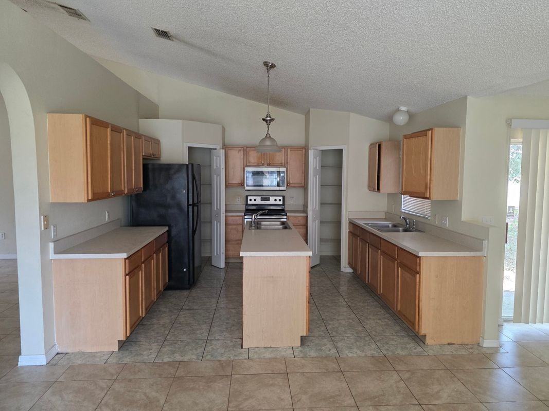 15 Catalina Ct - Photo 2 of 10