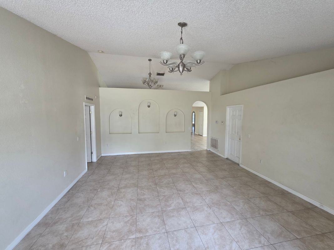 15 Catalina Ct - Photo 3 of 10