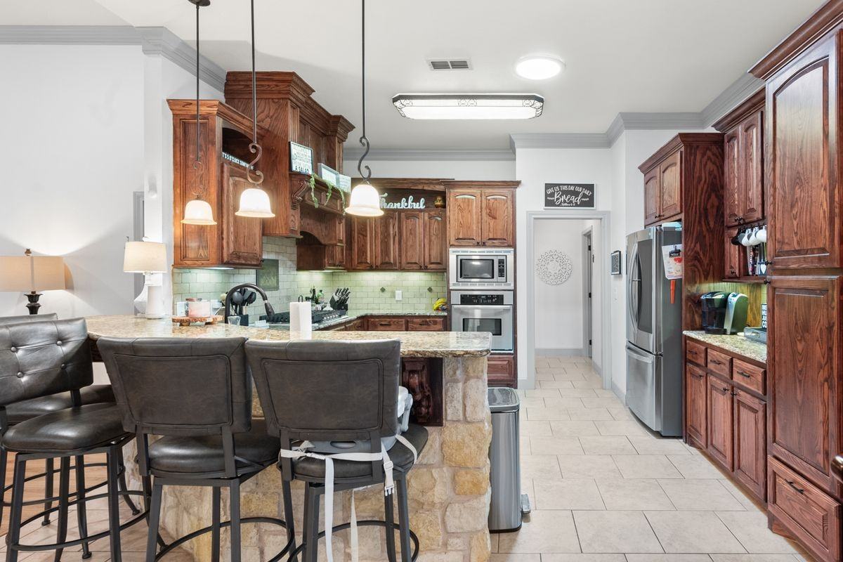 6304 78th St - Photo 2 of 27