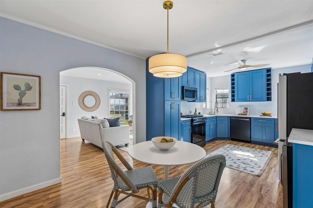 5739 Ellsworth Ave - Photo 3 of 11