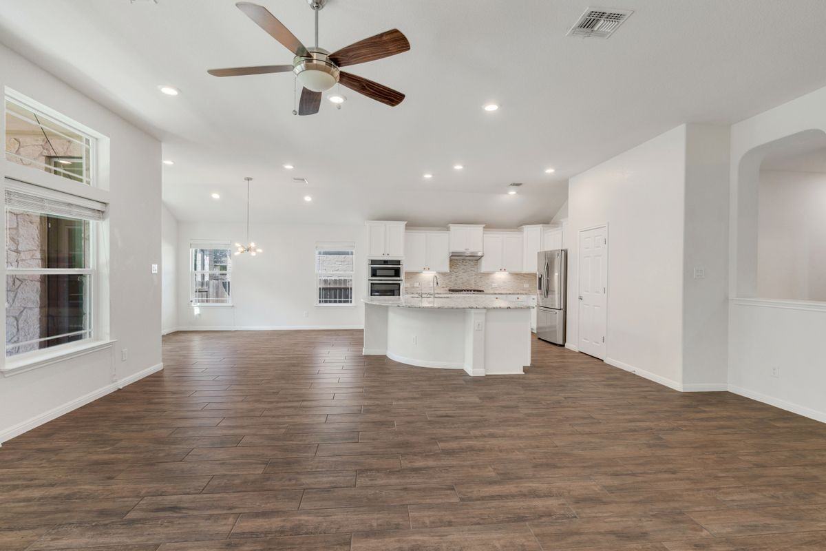 424 Freeman Park Pl - Photo 4 of 33