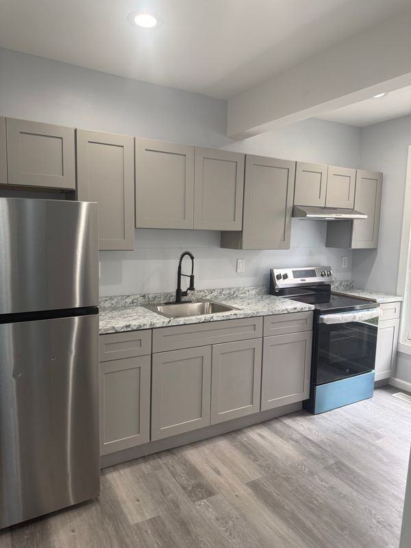307 Spring St ##1 - Photo 4 of 10