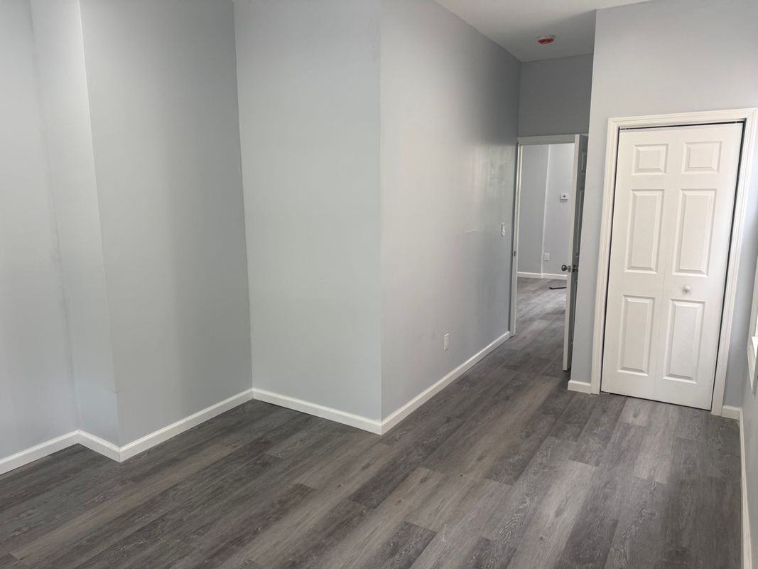 307 Spring St ##1 - Photo 5 of 10