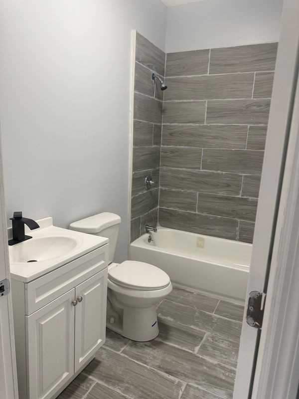 307 Spring St ##1 - Photo 6 of 10