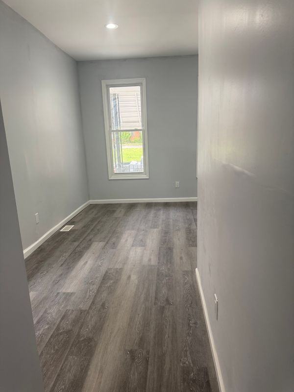 307 Spring St ##1 - Photo 7 of 10
