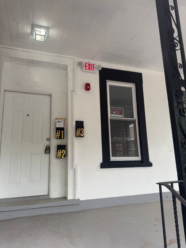 307 Spring St - Photo 2 of 10