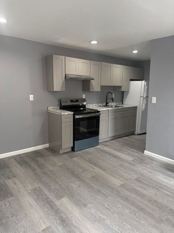 307 Spring St - Photo 3 of 10