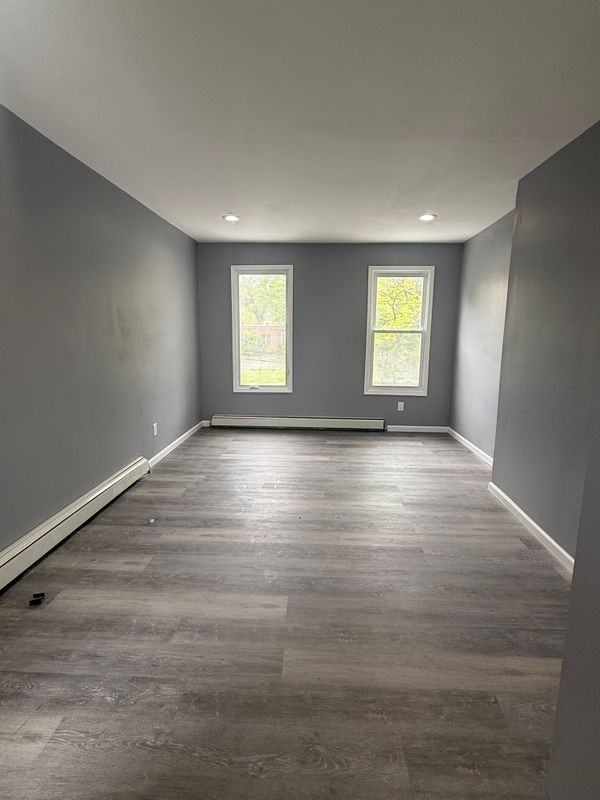 307 Spring St - Photo 6 of 10
