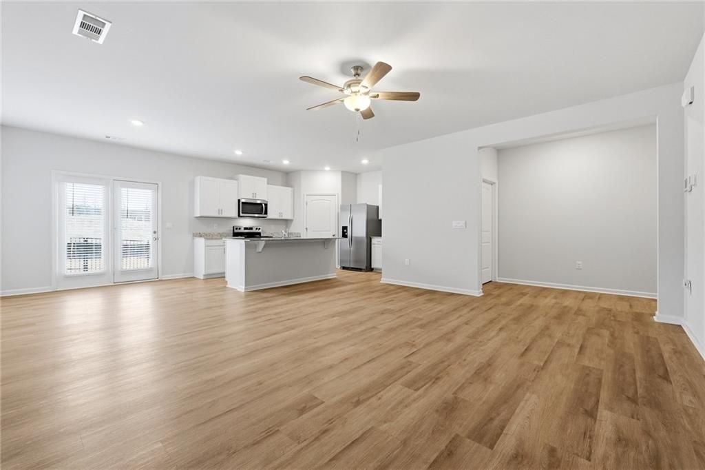 255 Deerberry Dr - Photo 4 of 31