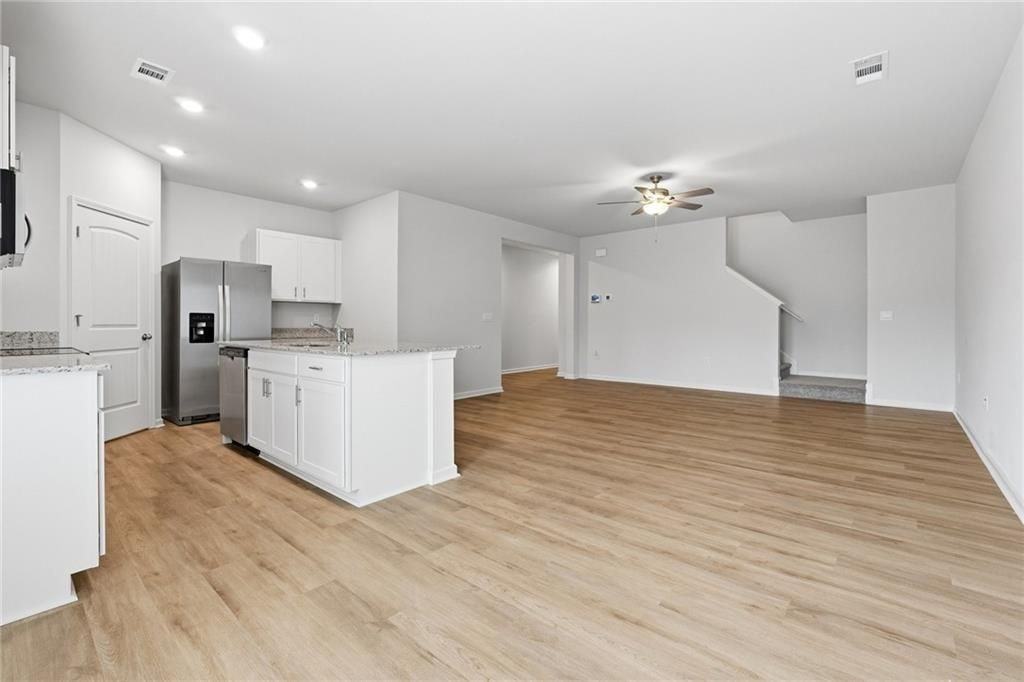 255 Deerberry Dr - Photo 5 of 31