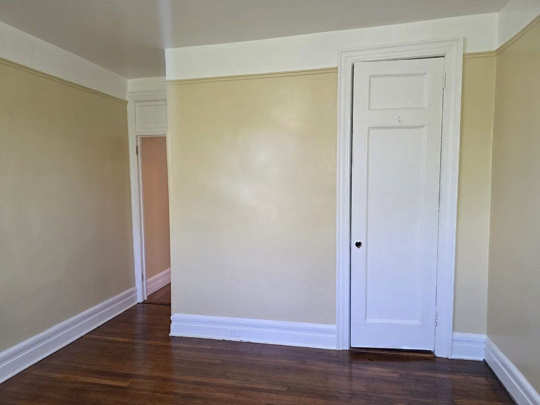 1921 Andrews Ave - Photo 2 of 9