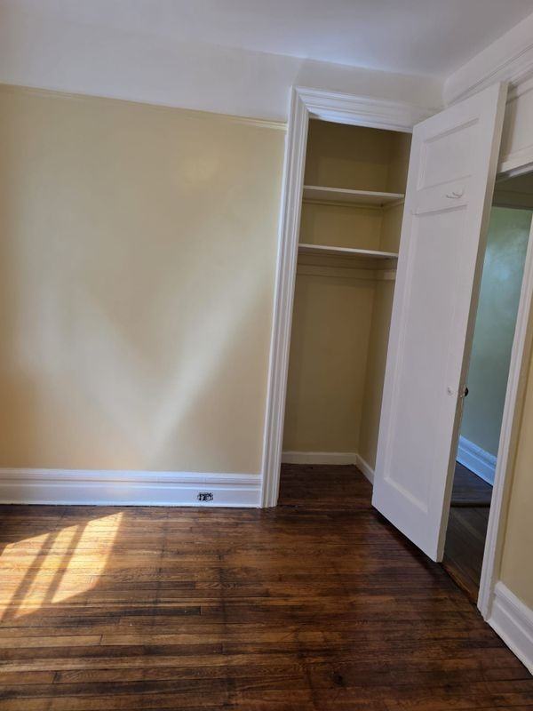 1921 Andrews Ave - Photo 4 of 9