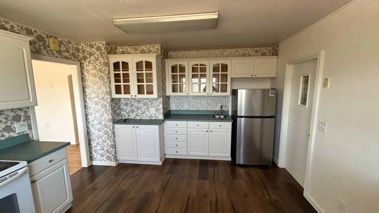 2510 Summit Dr - Photo 5 of 24