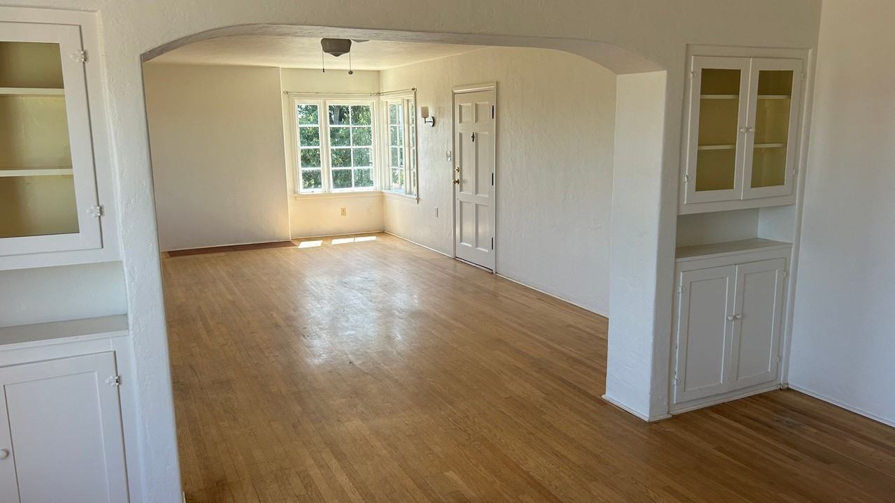 2510 Summit Dr - Photo 6 of 24