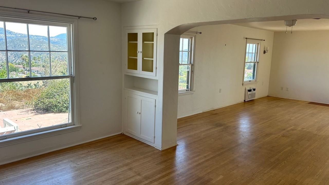 2510 Summit Dr - Photo 7 of 24