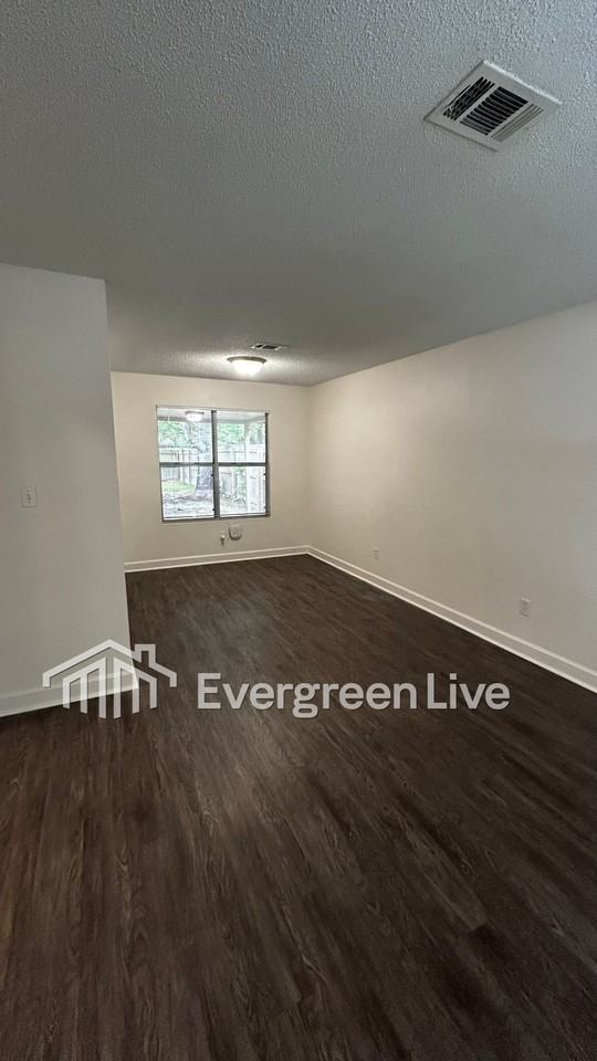 44 Callan Ct - Photo 3 of 22
