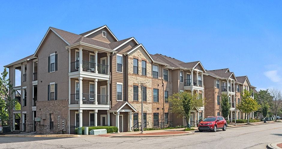 West End at City Center Apartment Homes - Photo 6 of 38