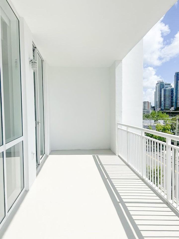 2700 N Miami Ave - Photo 5 of 17