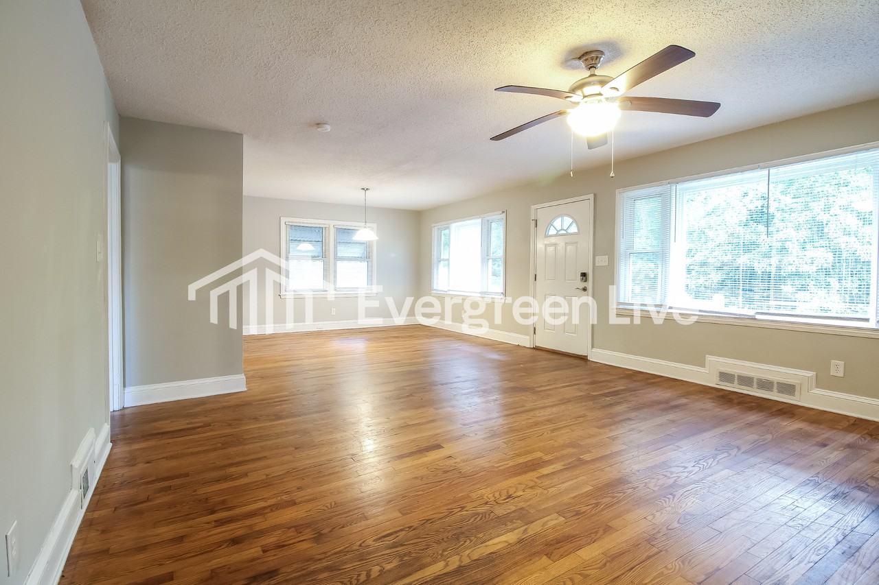 500 Brookdale Dr - Photo 3 of 15