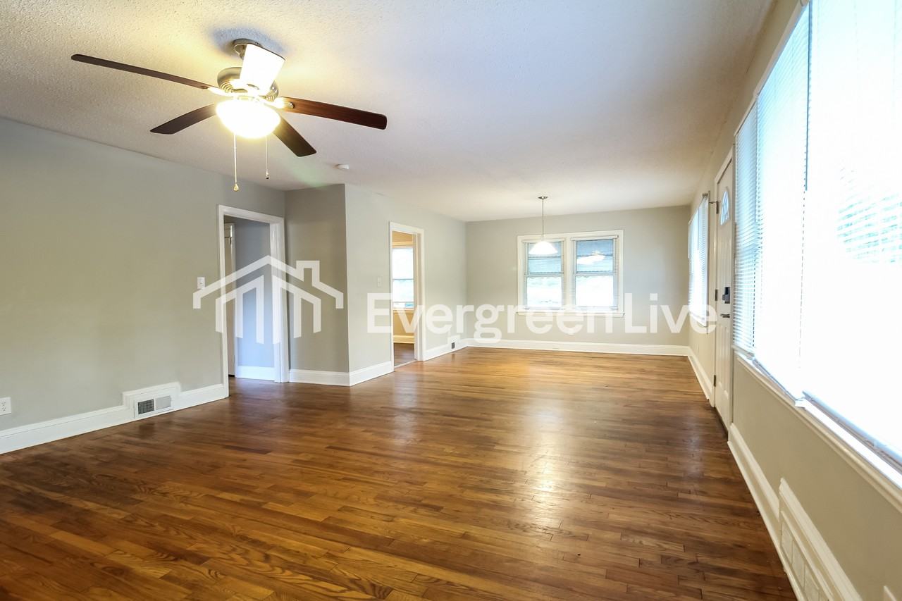 500 Brookdale Dr - Photo 4 of 15