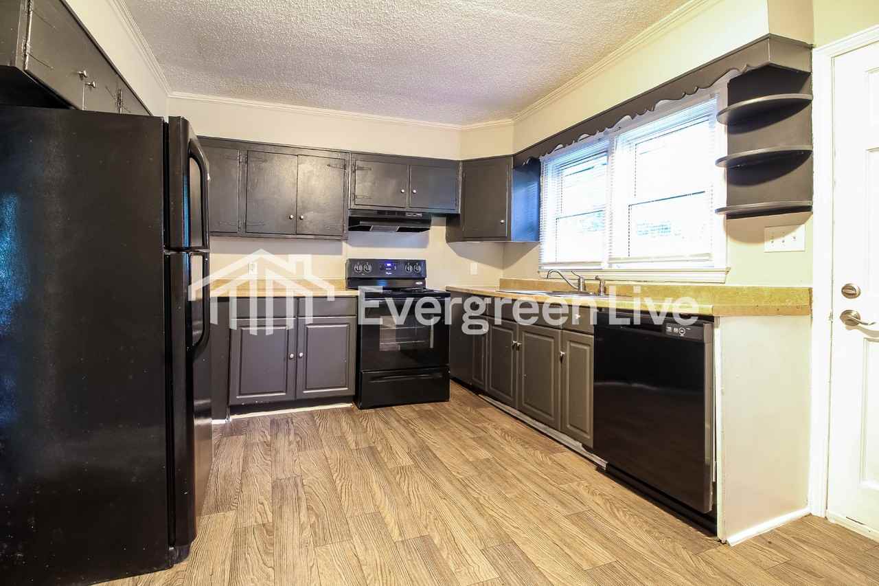 500 Brookdale Dr - Photo 6 of 15