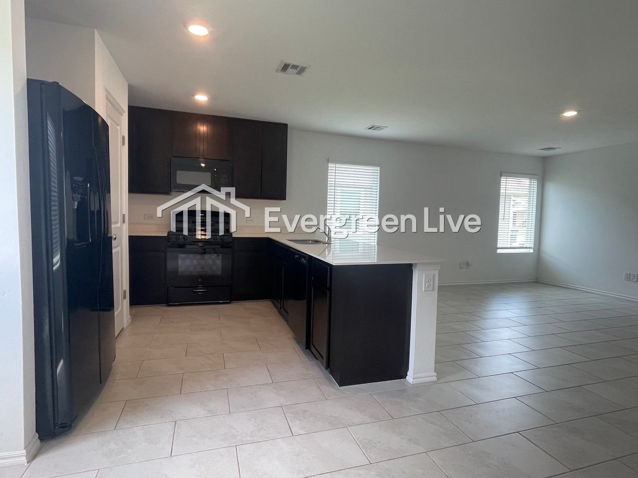10908 Sw 22nd St - Photo 4 of 11