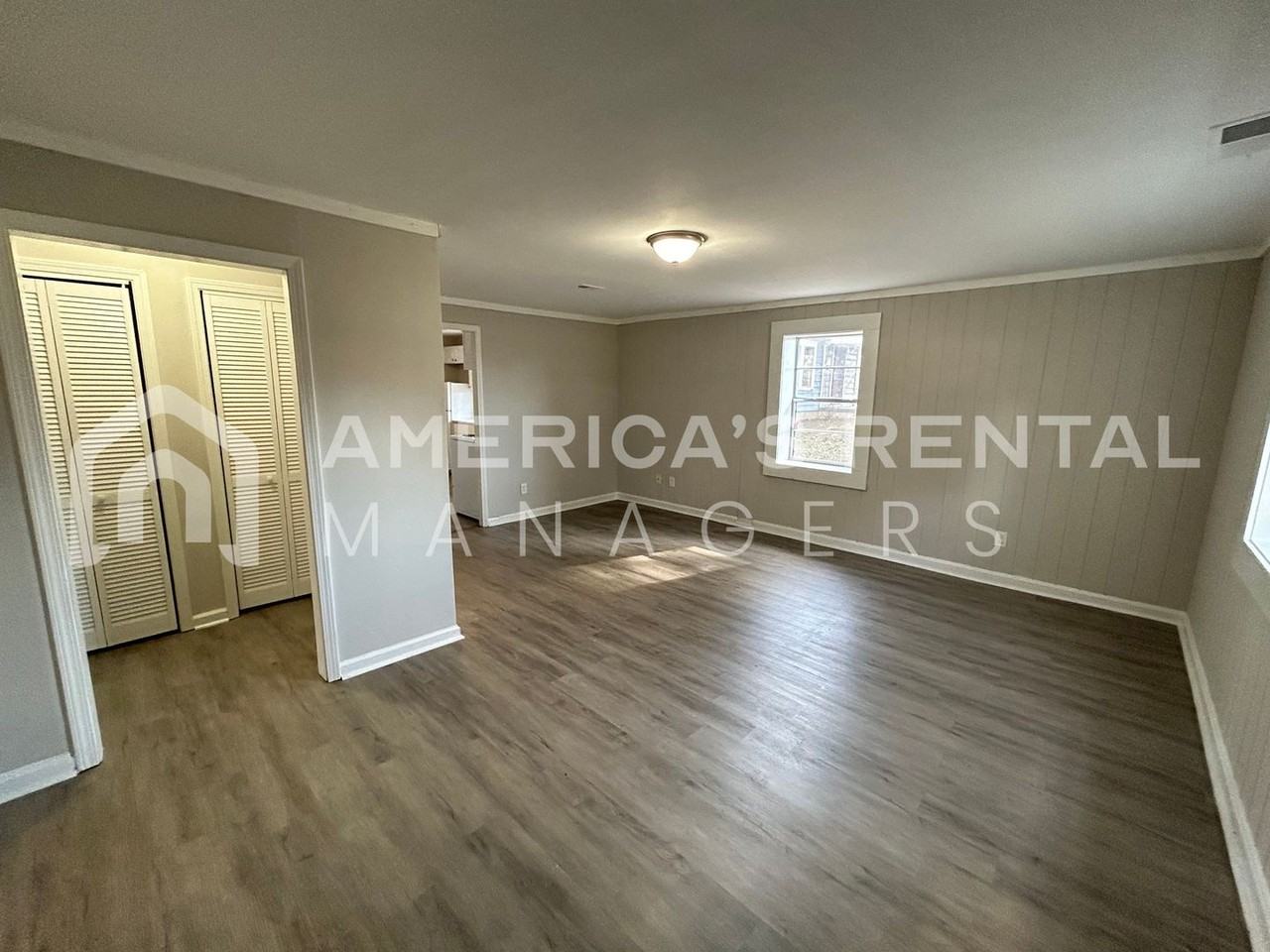 3716 Main St - Photo 5 of 29