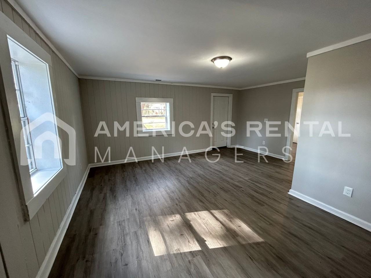3716 Main St - Photo 6 of 29