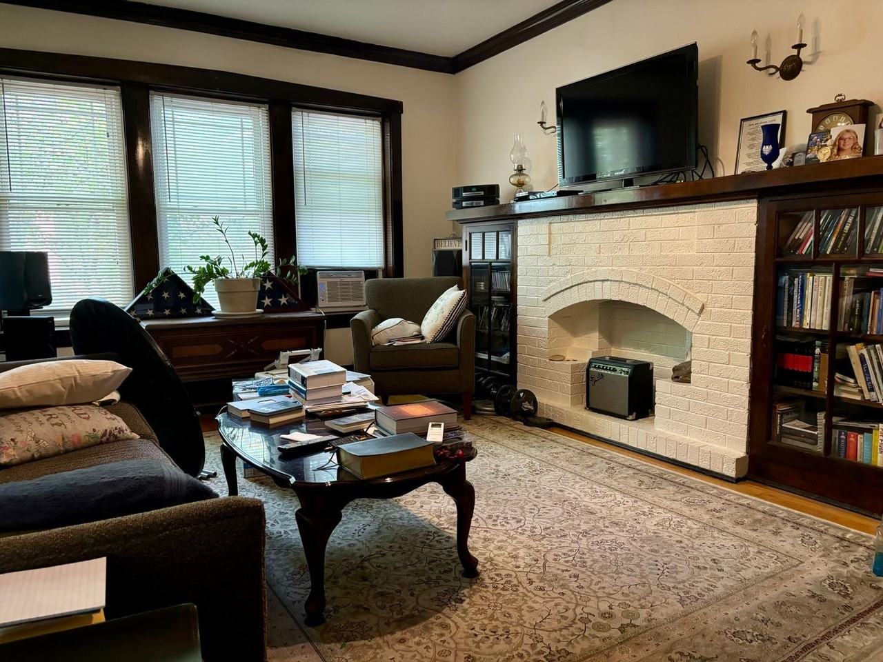 3832 N Linder Ave - Photo 2 of 7