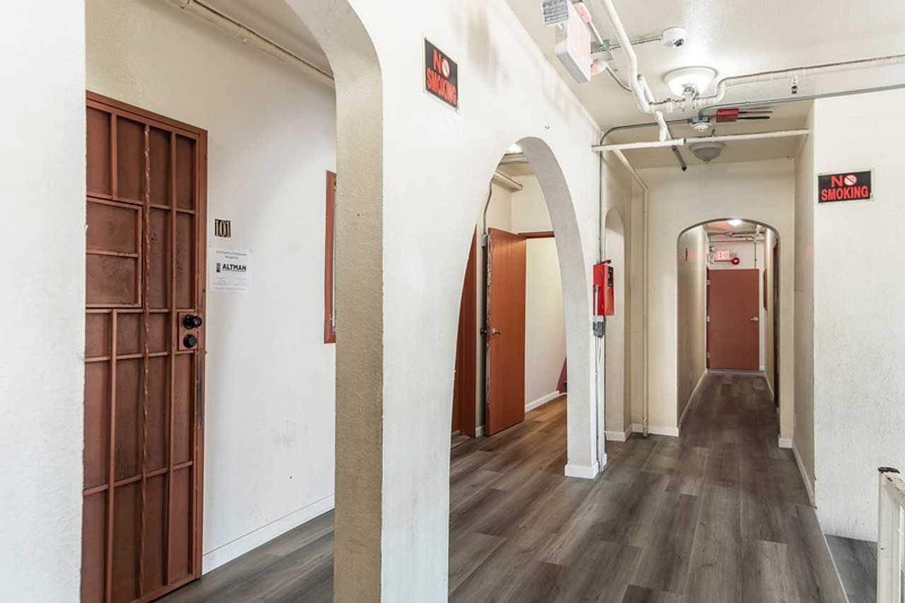 Soto Rose Apartments - Photo 4 of 11