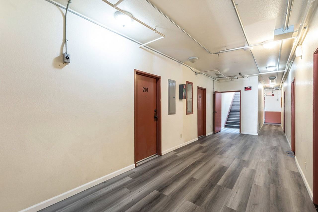 Soto Rose Apartments - Photo 5 of 11