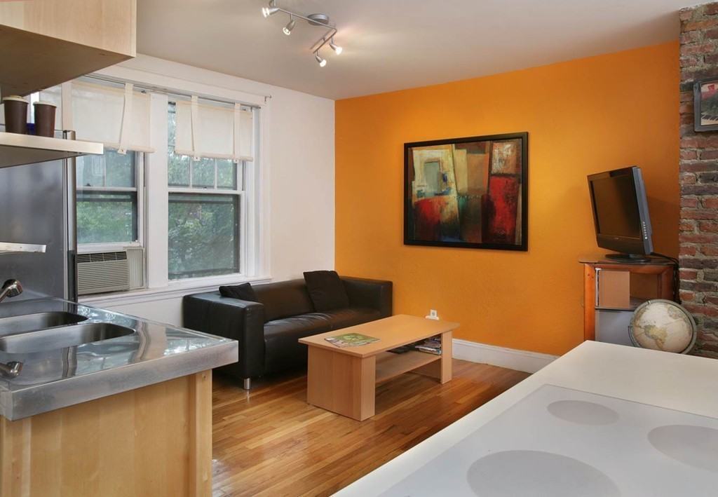 114 Strathmore Rd #305 - Photo 2 of 8