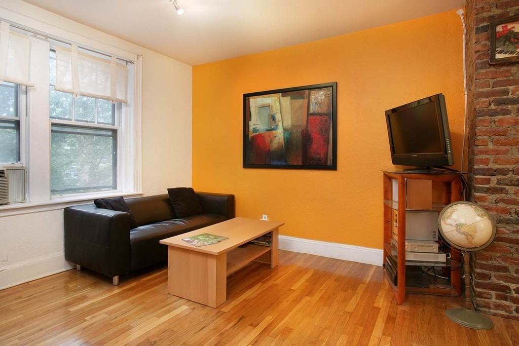 114 Strathmore Rd #305 - Photo 3 of 8