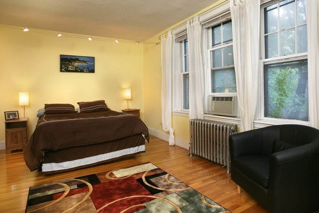 114 Strathmore Rd #305 - Photo 5 of 8