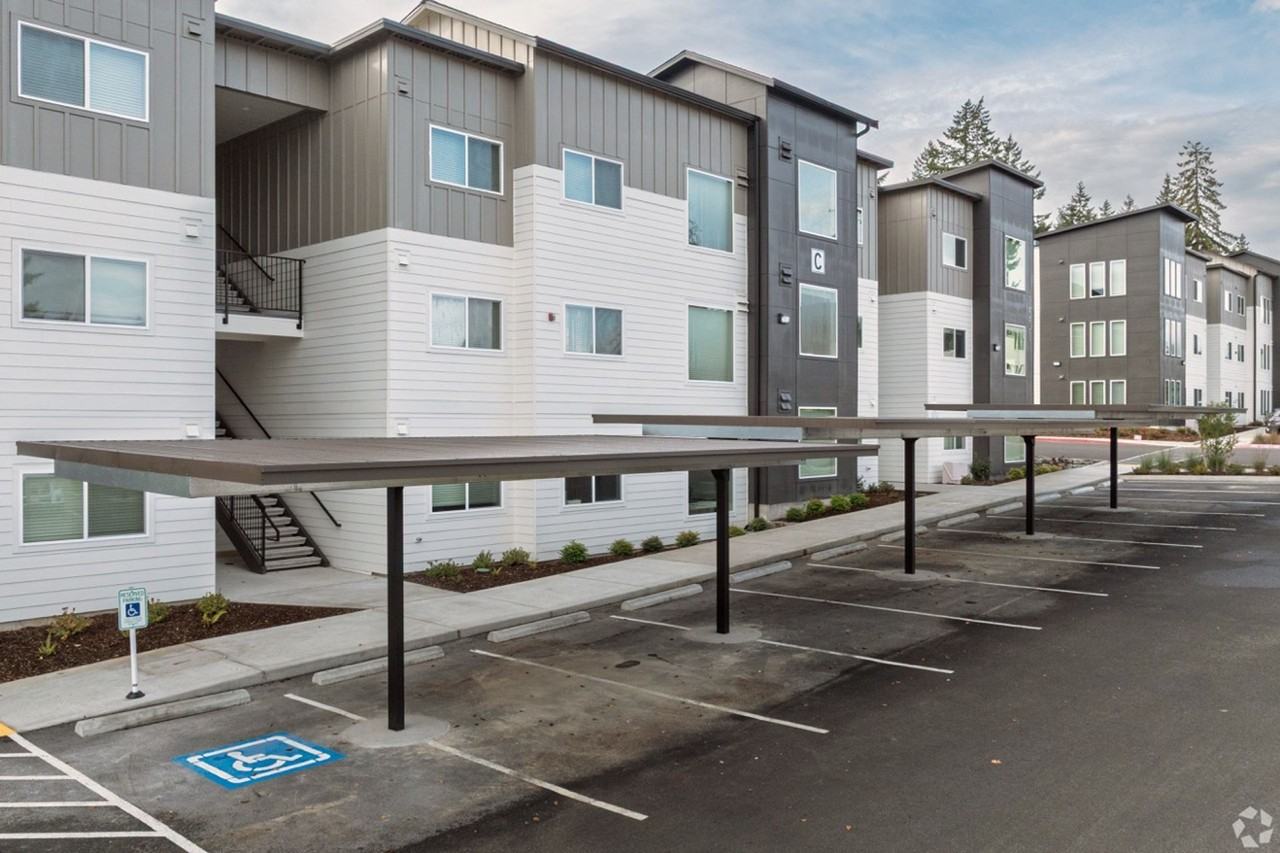 Blueberry Apartments - Photo 4 of 50