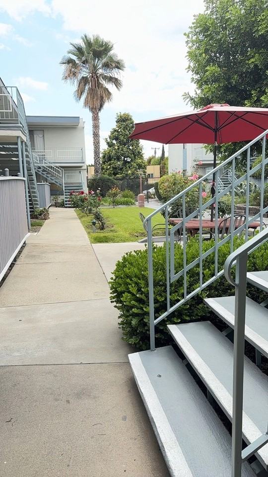 823-825 Fairview Ave. - Photo 3 of 20