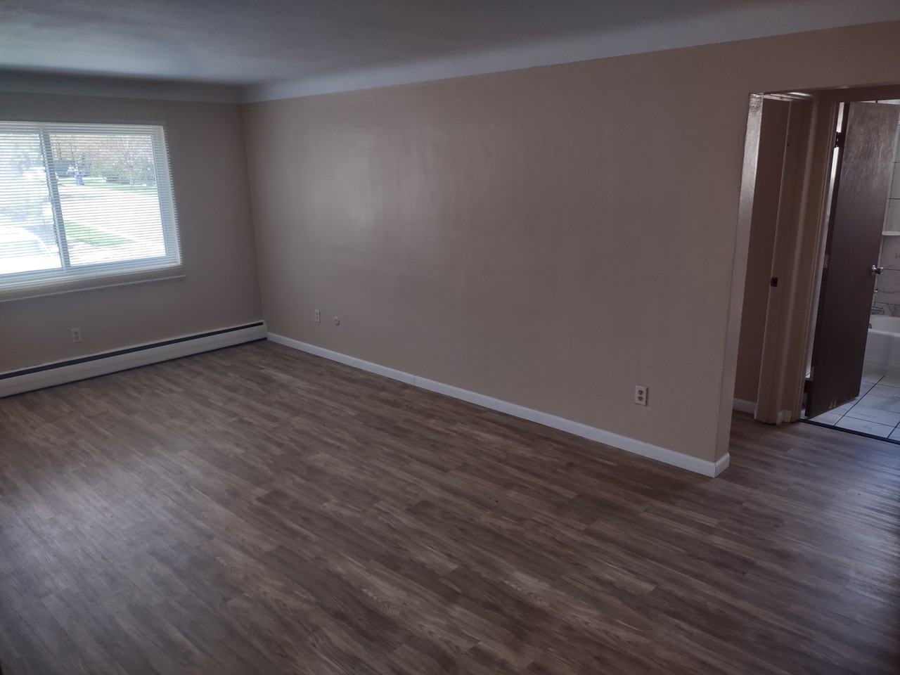 271 Earl St #6 - Photo 2 of 5