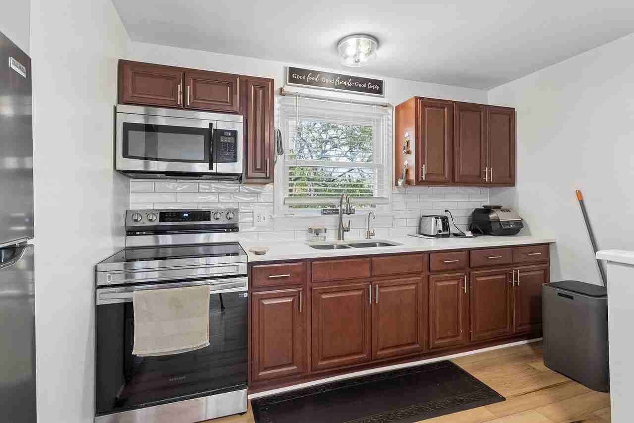 102 Spruce St #B - Photo 2 of 21