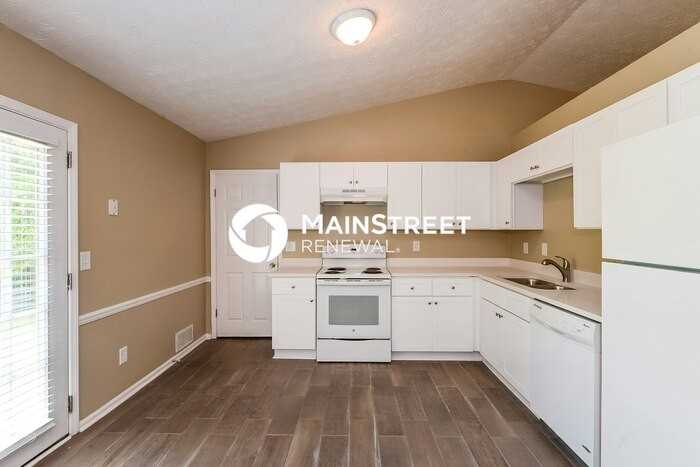 3275 Creekwood Dr - Photo 4 of 15