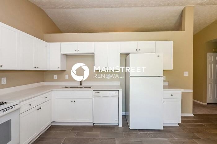 3275 Creekwood Dr - Photo 5 of 15