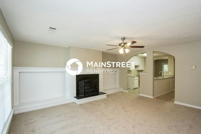 703 Hynds Springs Dr - Photo 2 of 15