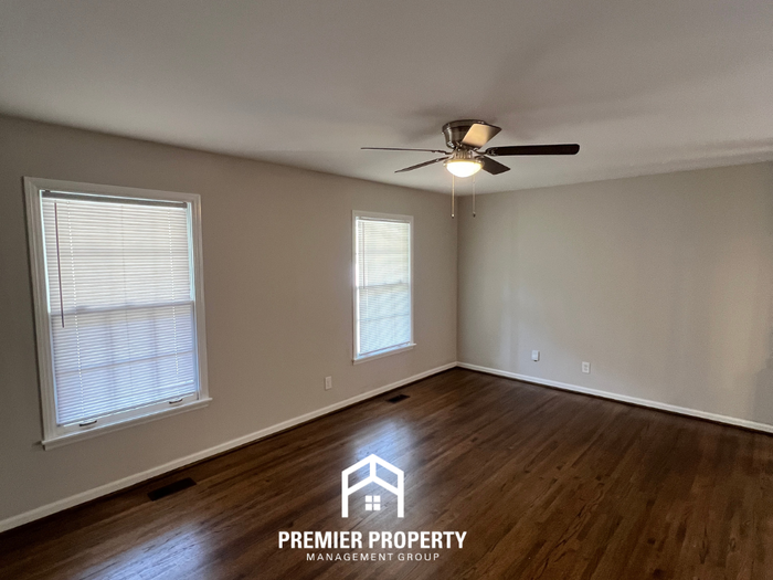2457 Jamestown Dr - Photo 3 of 29