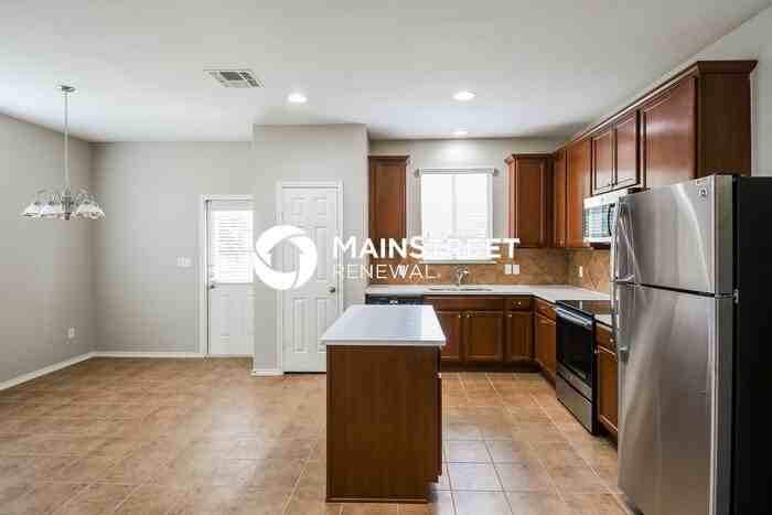 11942 Fieldcrest Run - Photo 7 of 17
