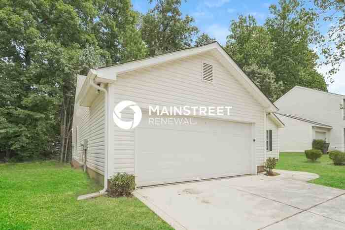 340 Graham Meadow Dr - Photo 4 of 16